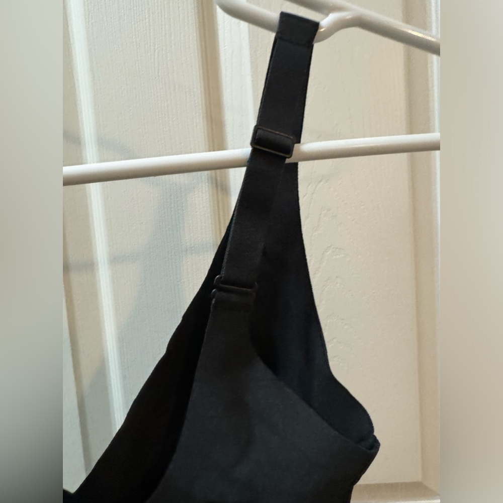 SKIMS BODY UNLINED PLUNGE THONG BODYSUIT - Picture 7 of 11